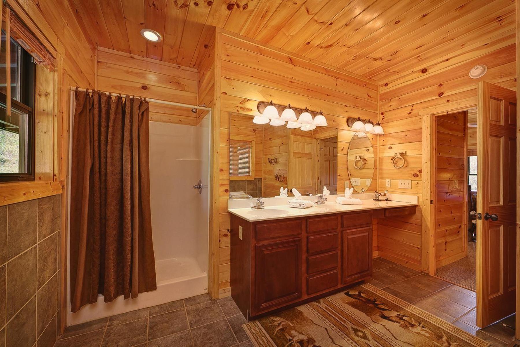 Knotty & Nice Holiday Home 개틀린버그 외부 사진