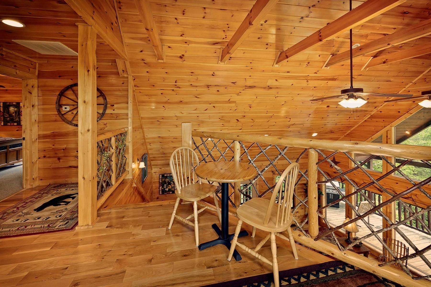 Knotty & Nice Holiday Home 개틀린버그 외부 사진